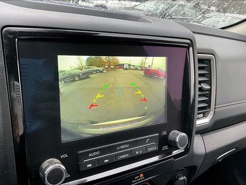 Used 2022 Nissan Frontier SV w/ Technology Package image 11