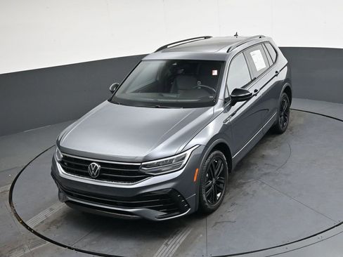 Used 2022 Volkswagen Tiguan SE R-Line image 31