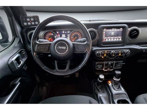 Used 2021 Jeep Gladiator Sport AWD/4WD image 8