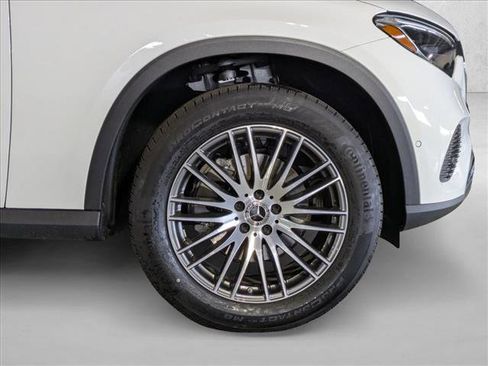 Certified 2025 Mercedes-Benz GLC 300 image 24