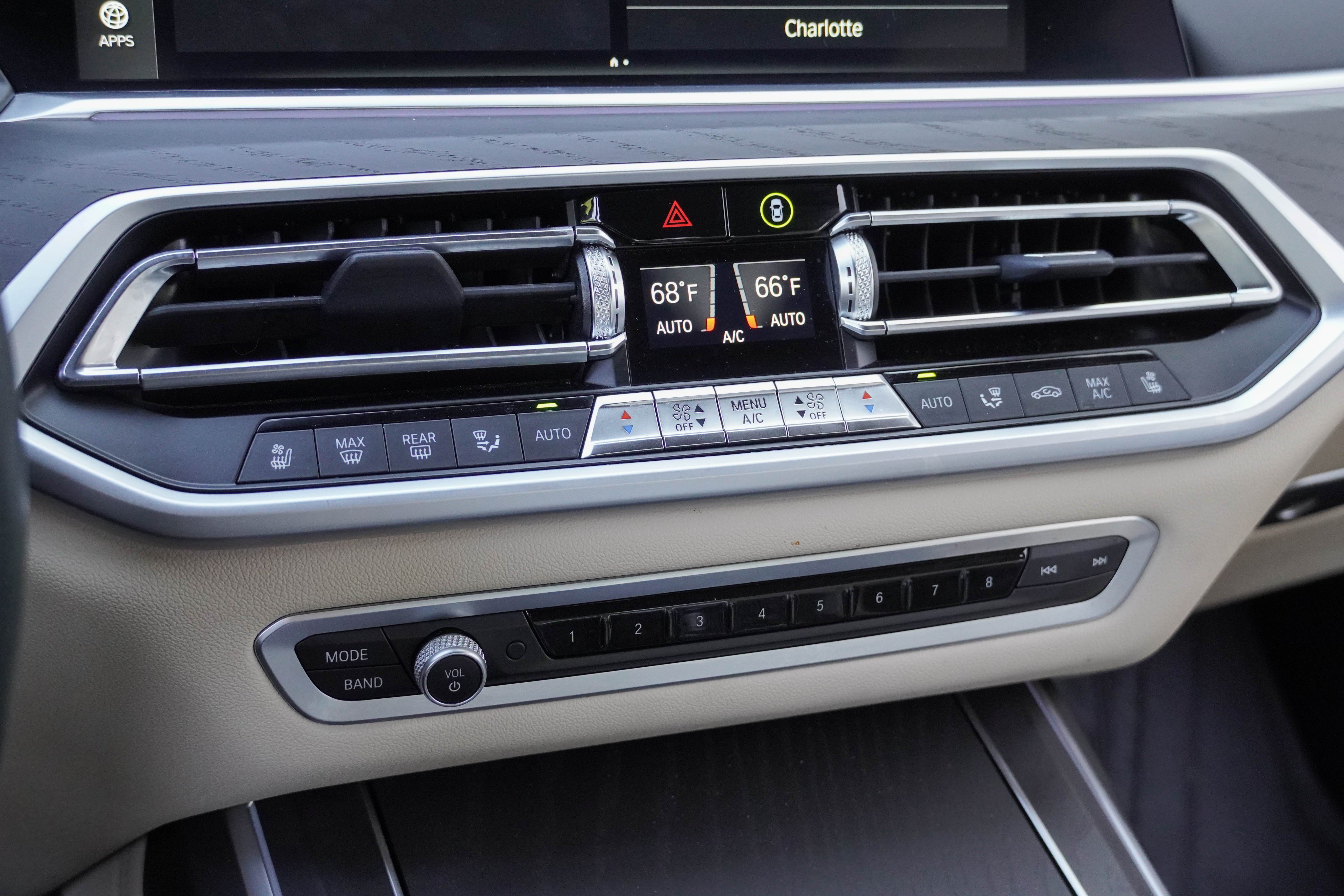 Used 2022 BMW X7 xDrive40i w/ Executive Package AWD/4WD image 25