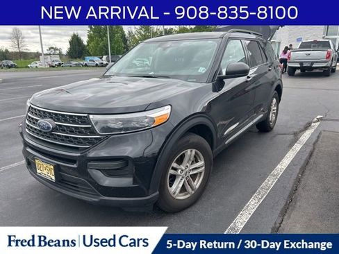 Used 2023 Ford Explorer XLT AWD/4WD image 1