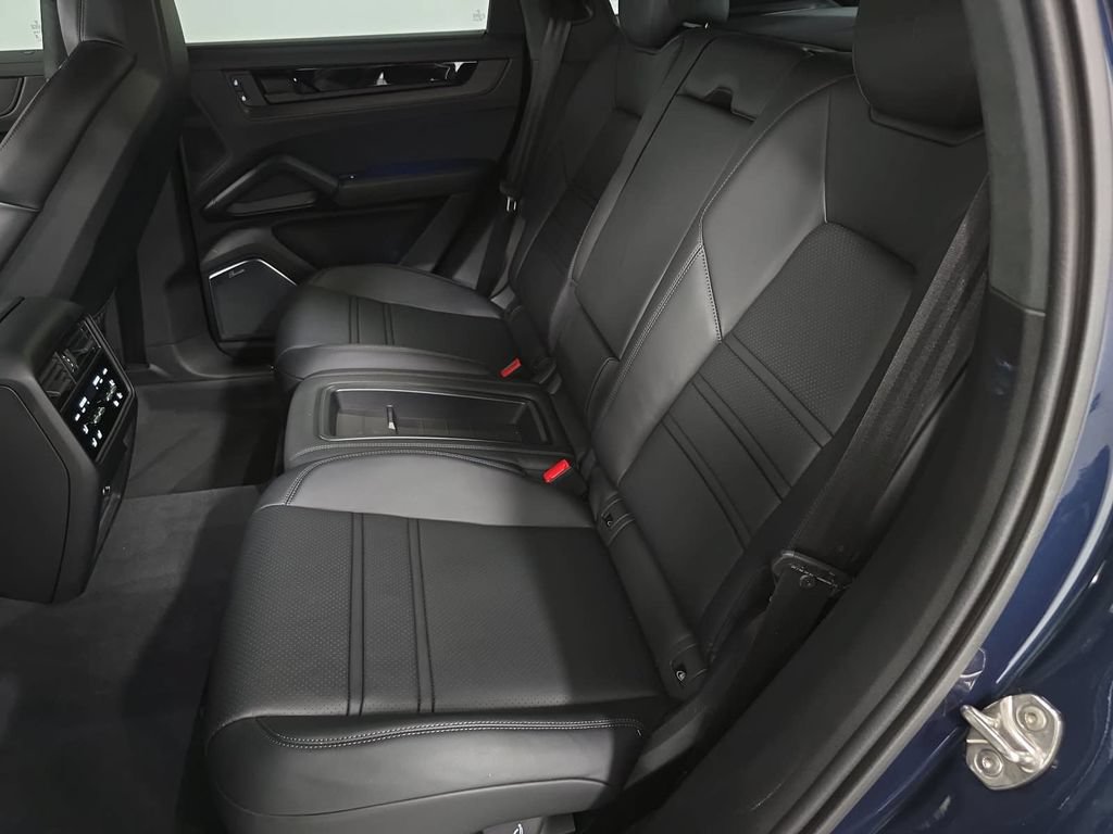 Certified 2026 Porsche Cayenne Turbo GT AWD/4WD image 26