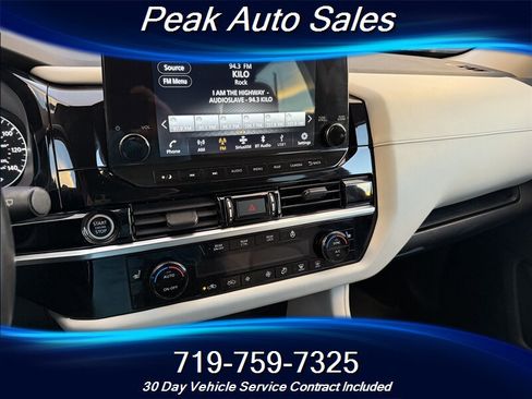 Used 2022 Nissan Pathfinder SL image 17
