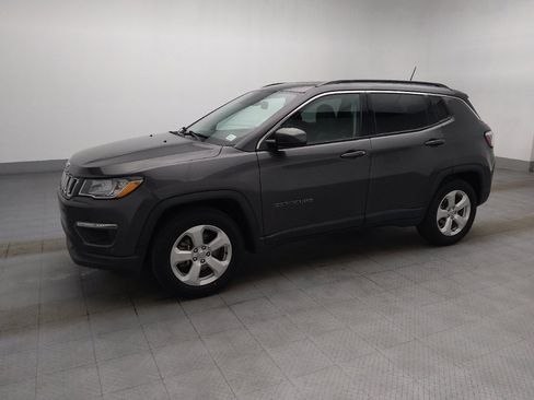 Used 2021 Jeep Compass Latitude w/ Driver Assistance Group FWD image 2