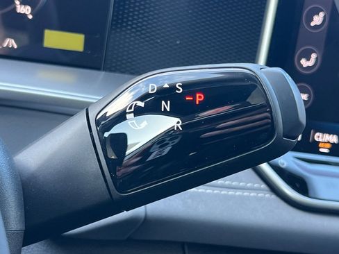 New 2026 Volkswagen Tiguan SE R-Line image 21