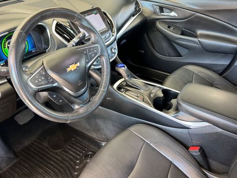 Used 2017 Chevrolet Volt Premier w/ Driver Confidence II Package FWD image 11