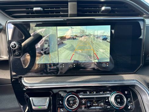 Used 2024 GMC Sierra 2500 Denali w/ Denali Reserve Package image 27