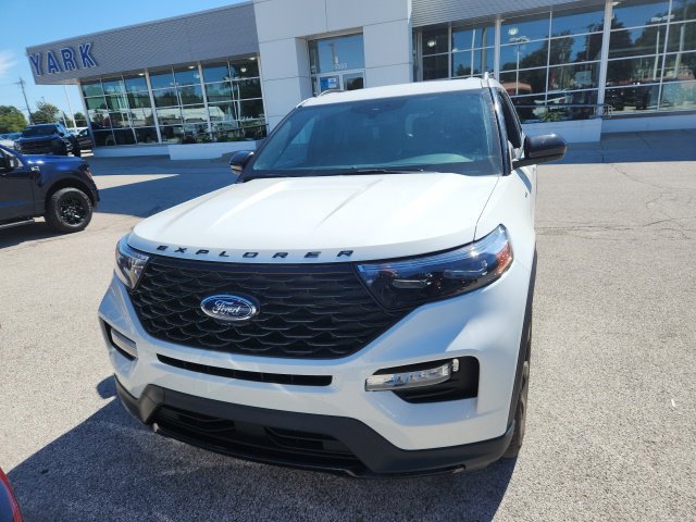 Certified 2023 Ford Explorer ST-Line w/ Class IV Trailer Tow Package AWD/4WD image 8