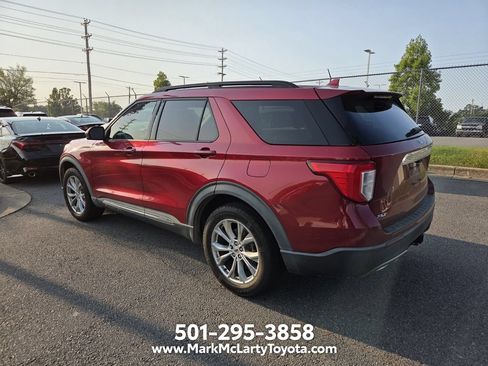 Used 2020 Ford Explorer XLT w/ Equipment Group 202A AWD/4WD image 6