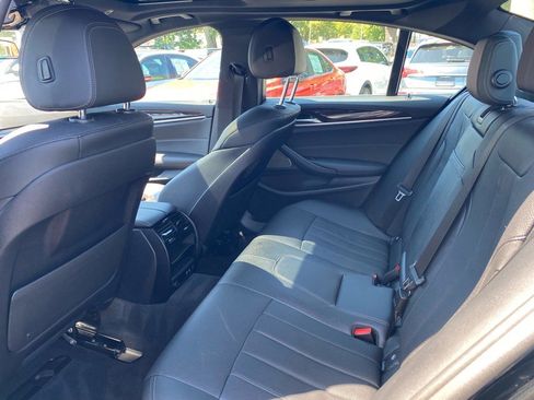 Used 2023 BMW 530e xDrive w/ Premium Package image 18