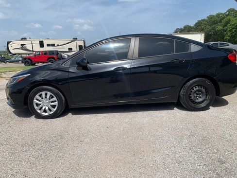 Used 2017 Chevrolet Cruze LS FWD image 2