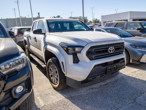 Certified 2024 Toyota Tacoma SR image 6