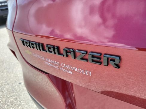 Used 2022 Chevrolet TrailBlazer RS FWD image 9