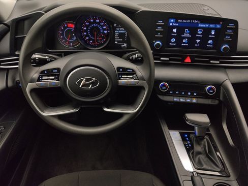 Used 2023 Hyundai Elantra SEL image 22