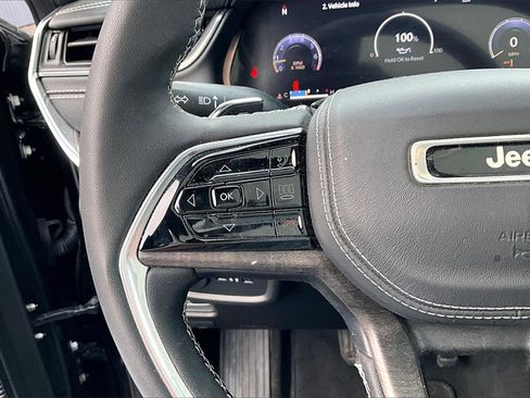 Used 2023 Jeep Grand Cherokee Overland w/ MOPAR Finishing Package image 17