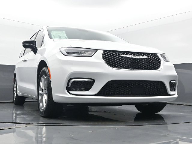 New 2025 Chrysler Pacifica Select w/ Uconnect Theater Family Group AWD/4WD image 53