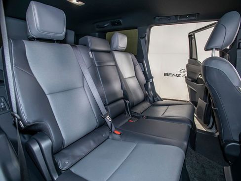 Used 2024 Lexus GX 550 w/ Accessory Package (31) AWD/4WD image 19