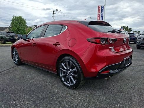Used 2020 MAZDA MAZDA3 Hatchback w/ Preferred Package FWD image 4