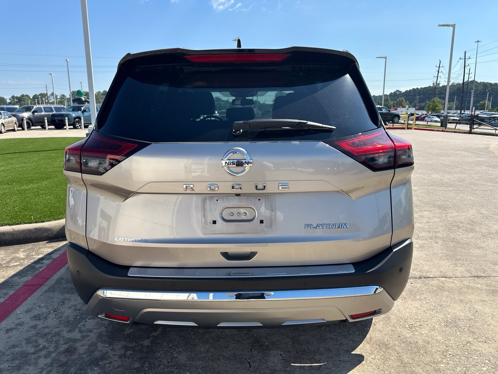 Used 2021 Nissan Rogue Platinum FWD image 6