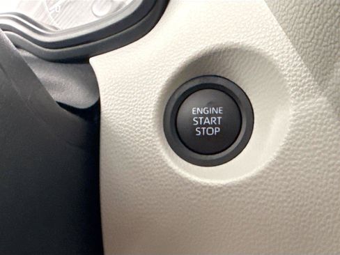 Certified 2025 Toyota Corolla Cross LE w/ Moonroof Package FWD image 22