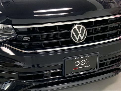 Used 2022 Volkswagen Tiguan SE R-Line AWD/4WD image 30