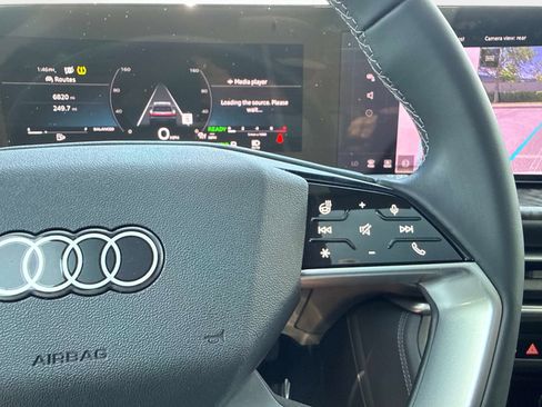Used 2025 Audi Q5 Premium w/ Convenience Package AWD/4WD image 30