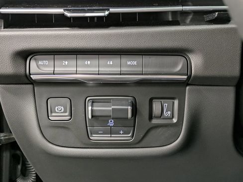 Used 2025 Cadillac Escalade Premium Luxury image 19