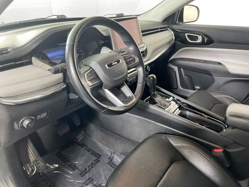 Used 2022 Jeep Compass Limited AWD/4WD image 9