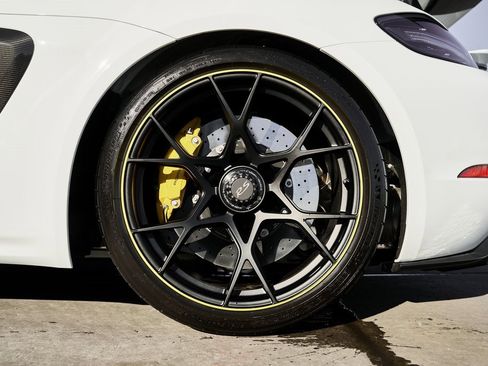 Used 2025 Porsche 718 Cayman GT4 RS w/ Weissach Package image 15