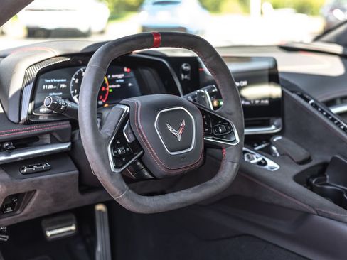 Used 2021 Chevrolet Corvette Stingray Premium Conv w/ Z51 Performance Package RWD image 9