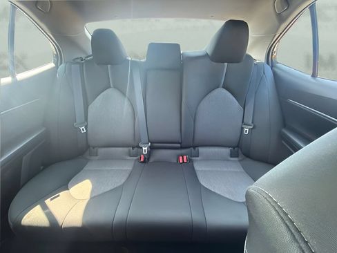 Used 2021 Toyota Camry LE w/ Convenience Package FWD image 10
