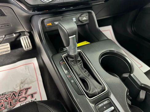 Used 2025 Honda Civic Sport image 21