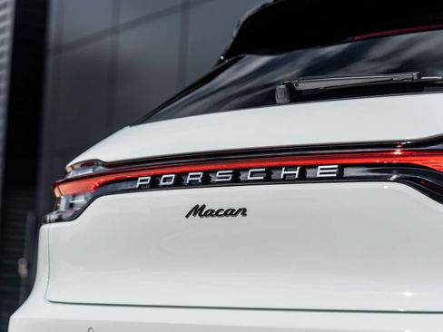 Certified 2026 Porsche Macan AWD/4WD image 15