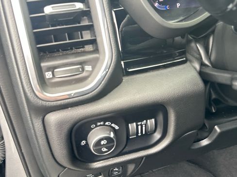 Used 2025 RAM 1500 Laramie w/ Advanced Safety Group II AWD/4WD image 20