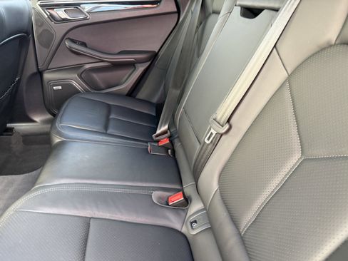 Certified 2021 Porsche Macan image 22