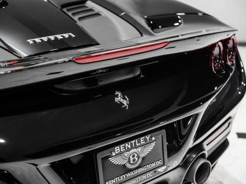 Used 2021 Ferrari F8 Tributo RWD image 13