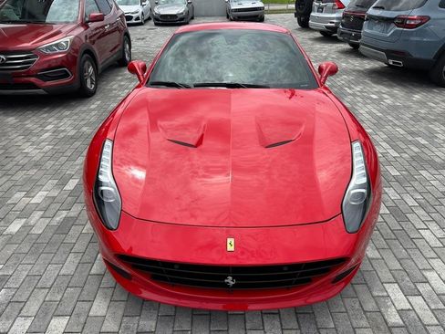 Used 2015 Ferrari California T RWD image 3