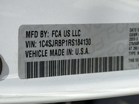 Used 2024 Jeep Wagoneer L Series II w/ Flexible Seating Group RWD image 25