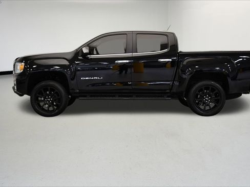 Used 2022 GMC Canyon Denali w/ Denali Black Edition Package image 2