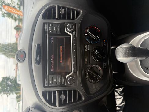 Used 2016 Nissan Juke S FWD image 14