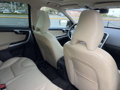 Used 2016 Volvo XC60 T5 Premier image 22