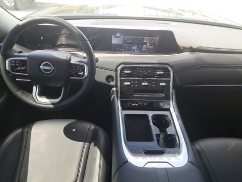 Certified 2025 Nissan Armada SV image 14