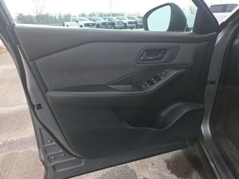 Used 2021 Nissan Rogue S image 21