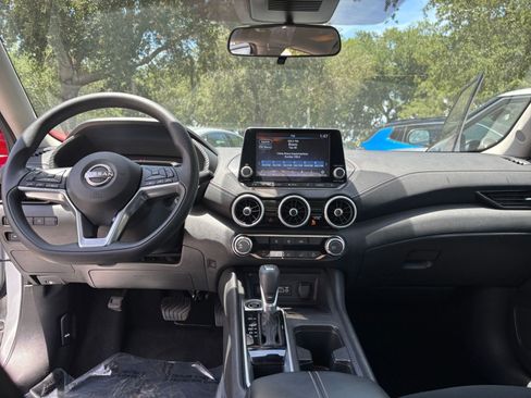 Used 2025 Nissan Sentra SV FWD image 32