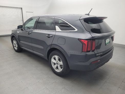Used 2023 Kia Sorento LX FWD image 5