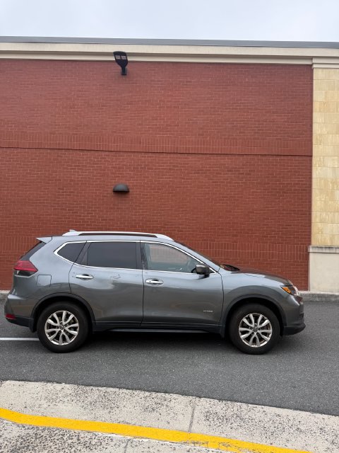 Used 2019 Nissan Rogue SV w/ Premium Package AWD/4WD image 2