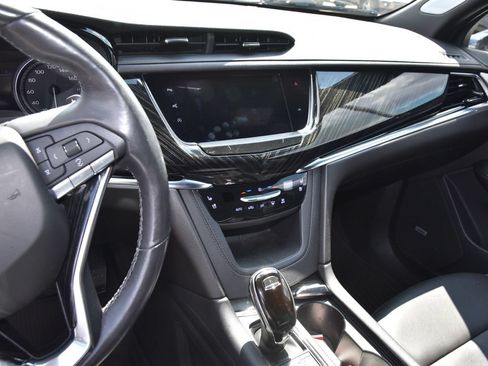 Used 2020 Cadillac XT6 Premium Luxury FWD image 8
