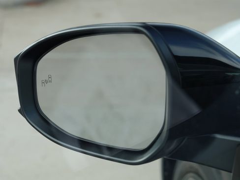 New 2026 Toyota Prius Plug-In Hybrid image 4