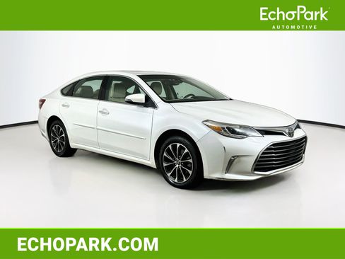 Used 2017 Toyota Avalon XLE Plus w/ All Weather Liner Package FWD image 1